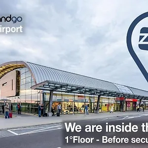 Resting Pods - Zzzleepandgo Modlin Airport Wmi Capsulehotel Nowy Dwór Mazowiecki